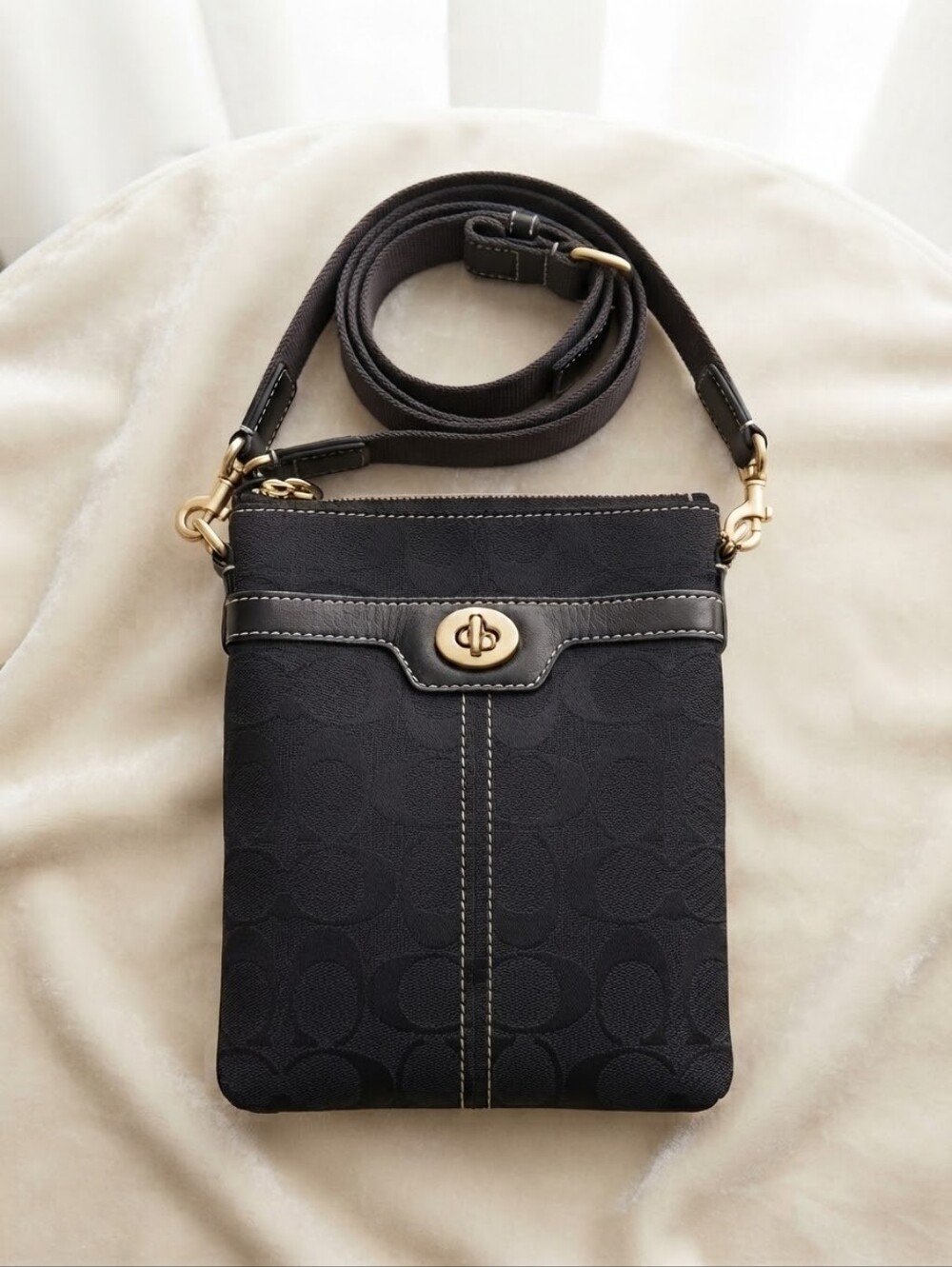 Vintage Coach Hampton Signature Turnlock Crossbody Bag Black Jacquard Y2K CC